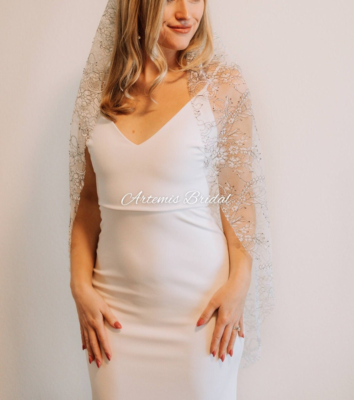Valerie Chantilly Lace Veil