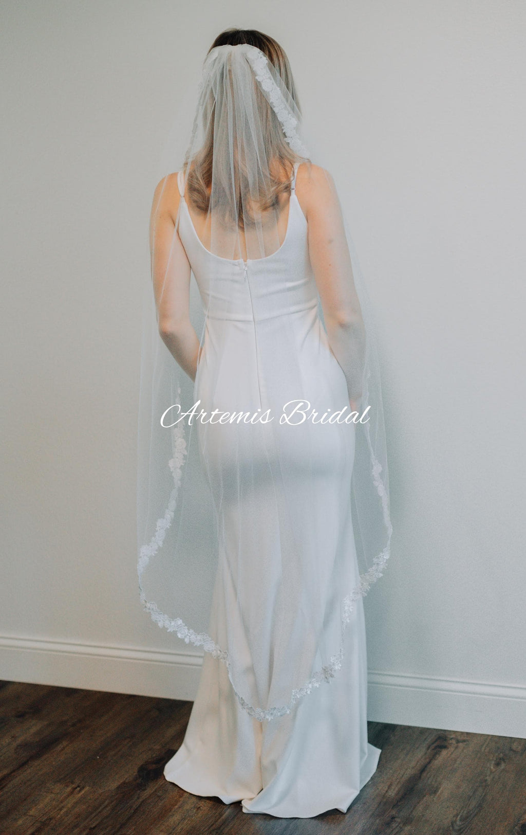 Shelby Lace Trim Veil