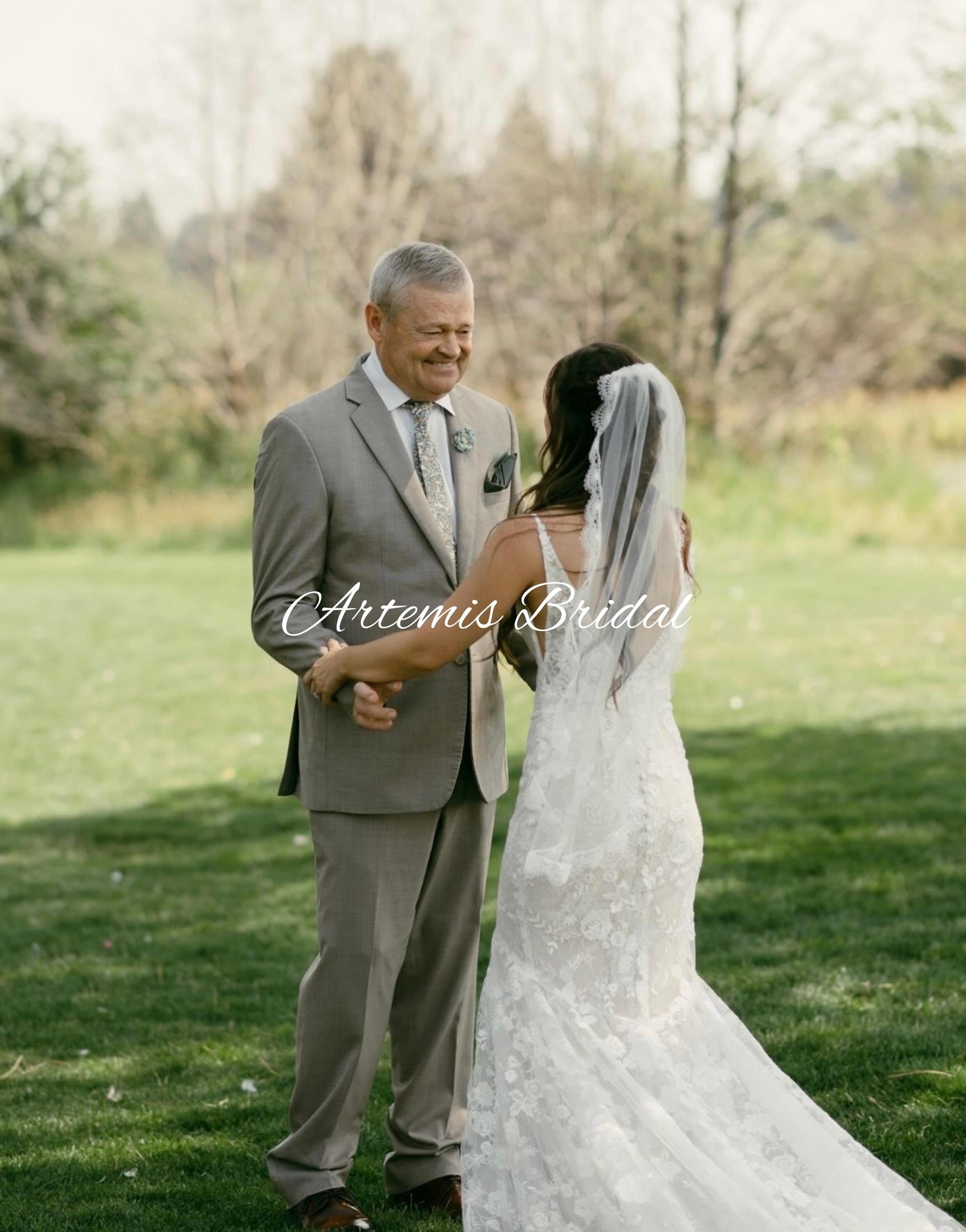 Harper Lace Trim Veil