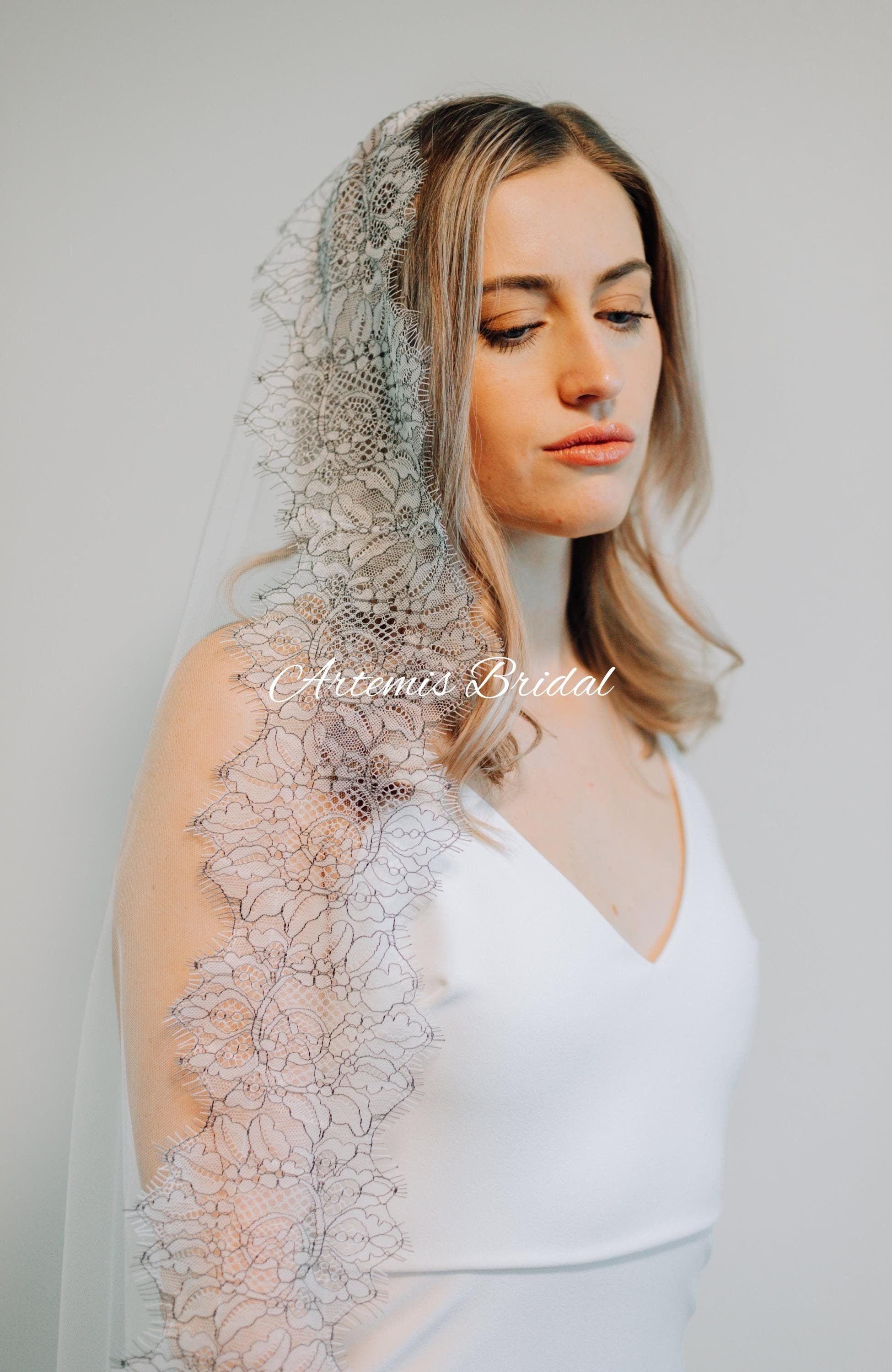 Olivia Black & White Mantilla Veil