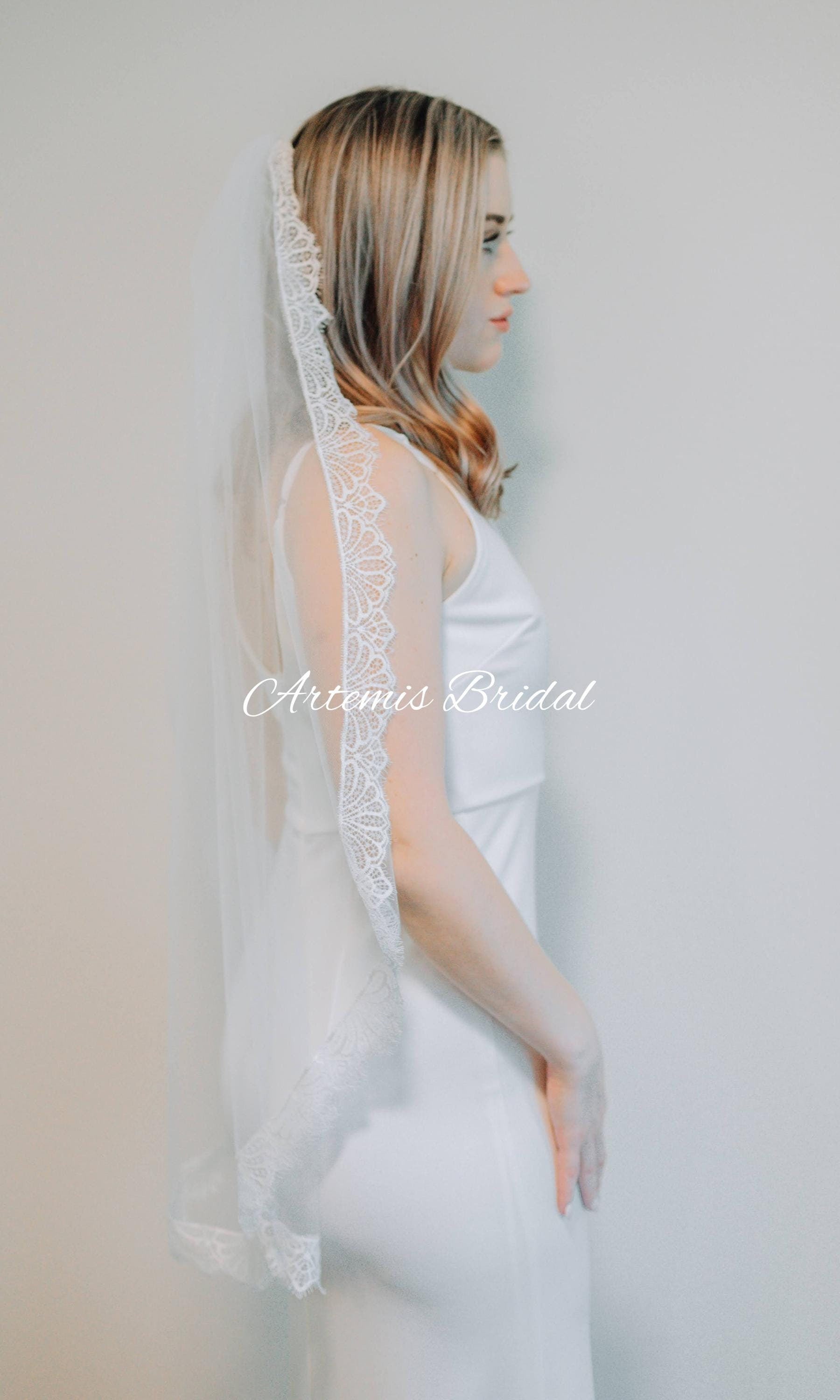 Bella Lace Trim Veil