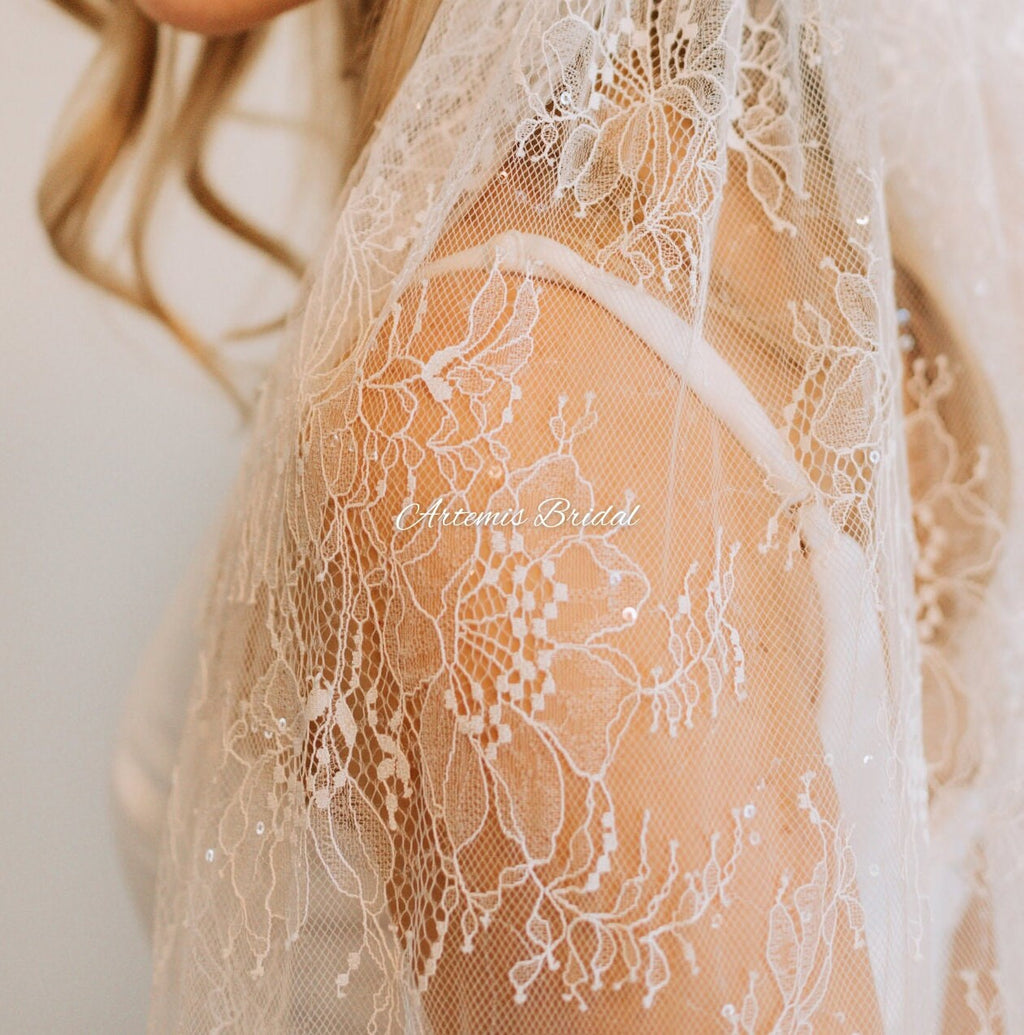 Florence Chantilly Lace Veil