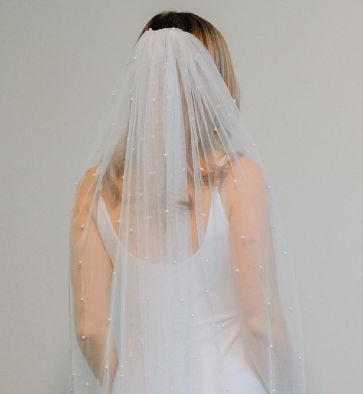 Daphne Pearl Veil