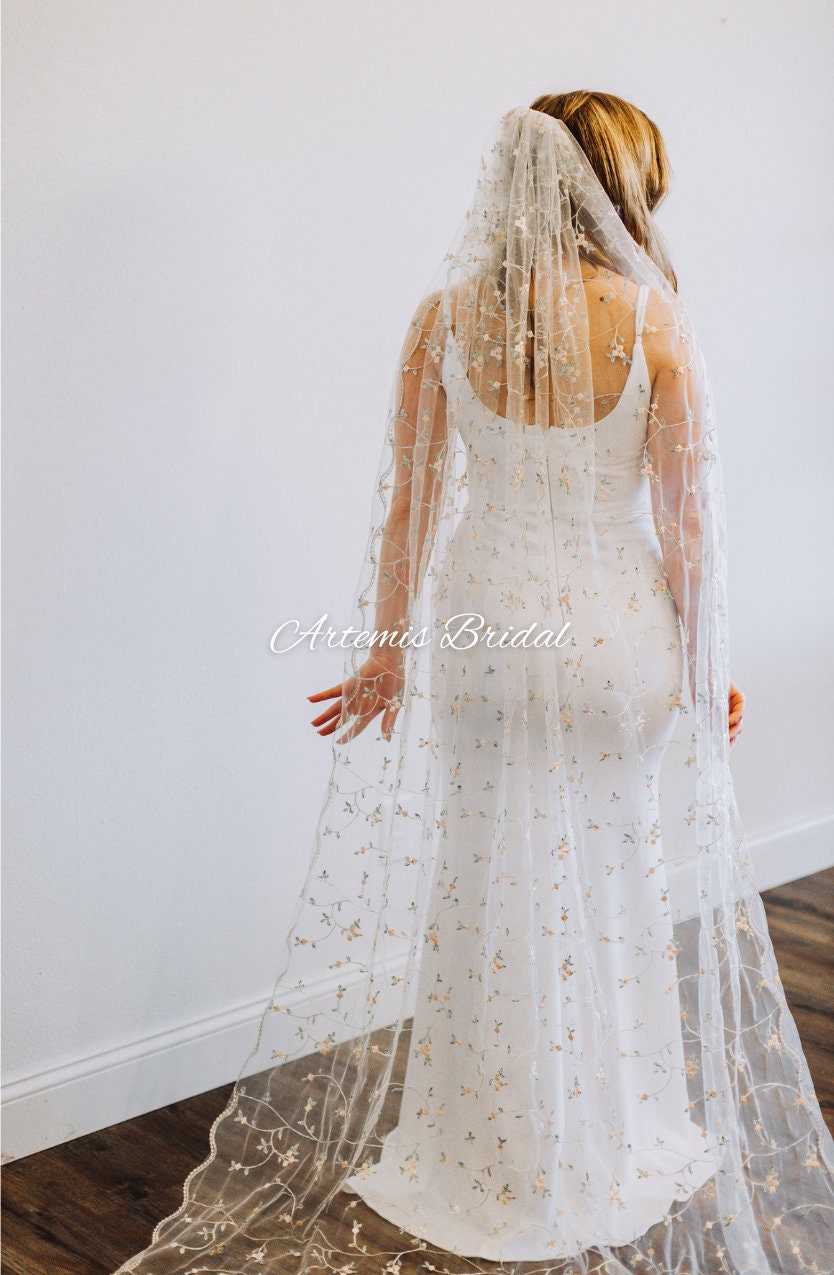 Eloise Floral Veil