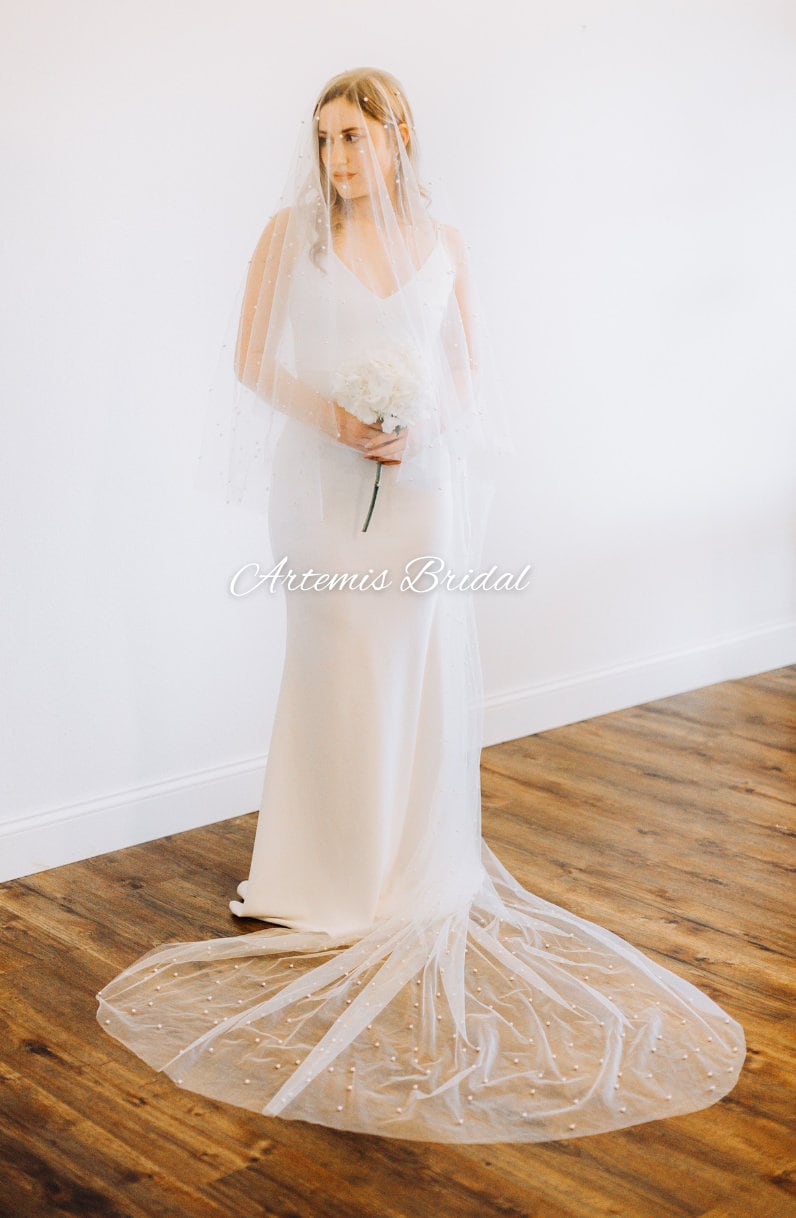 Daphne Pearl Veil