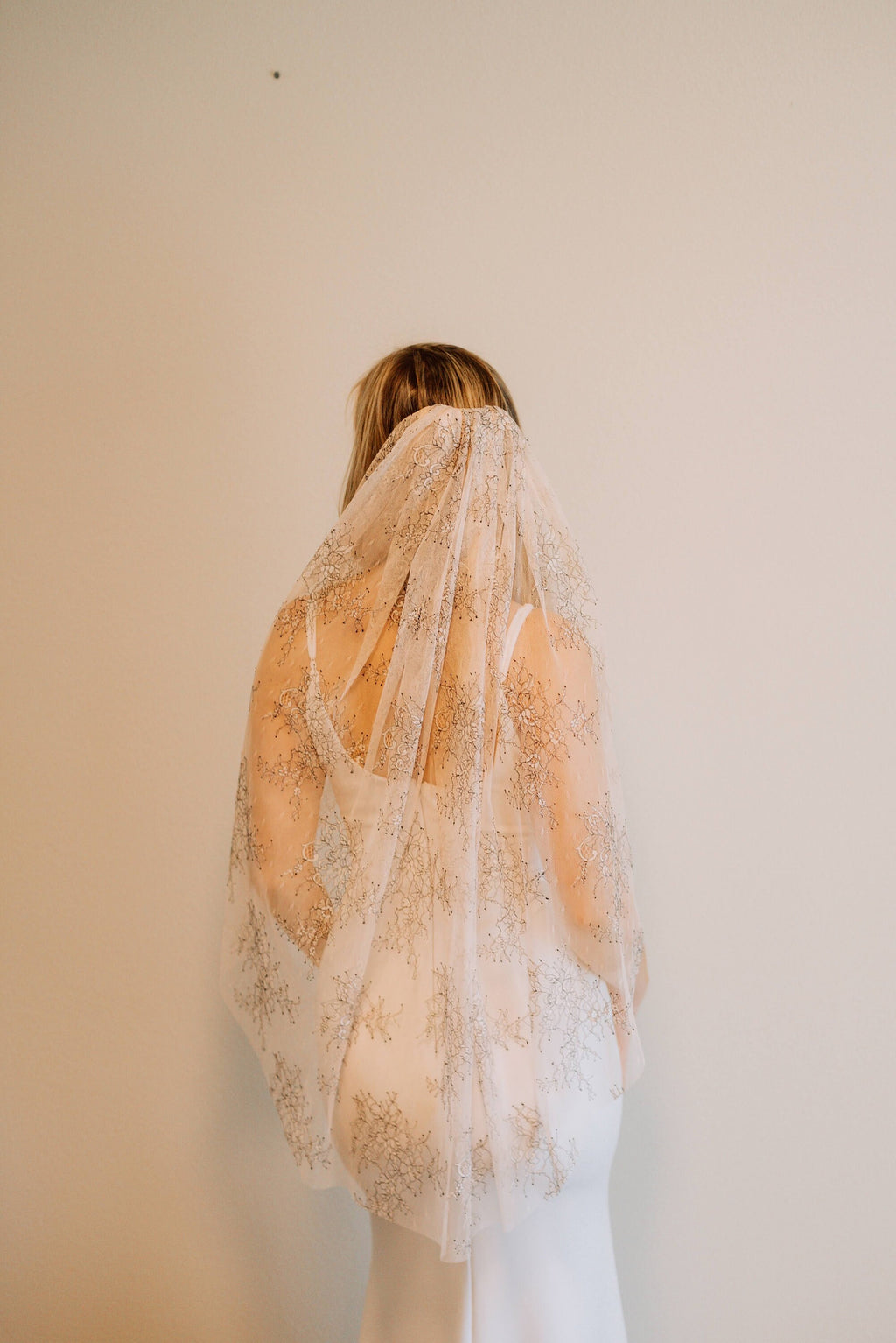 Jane Chantilly Lace Veil
