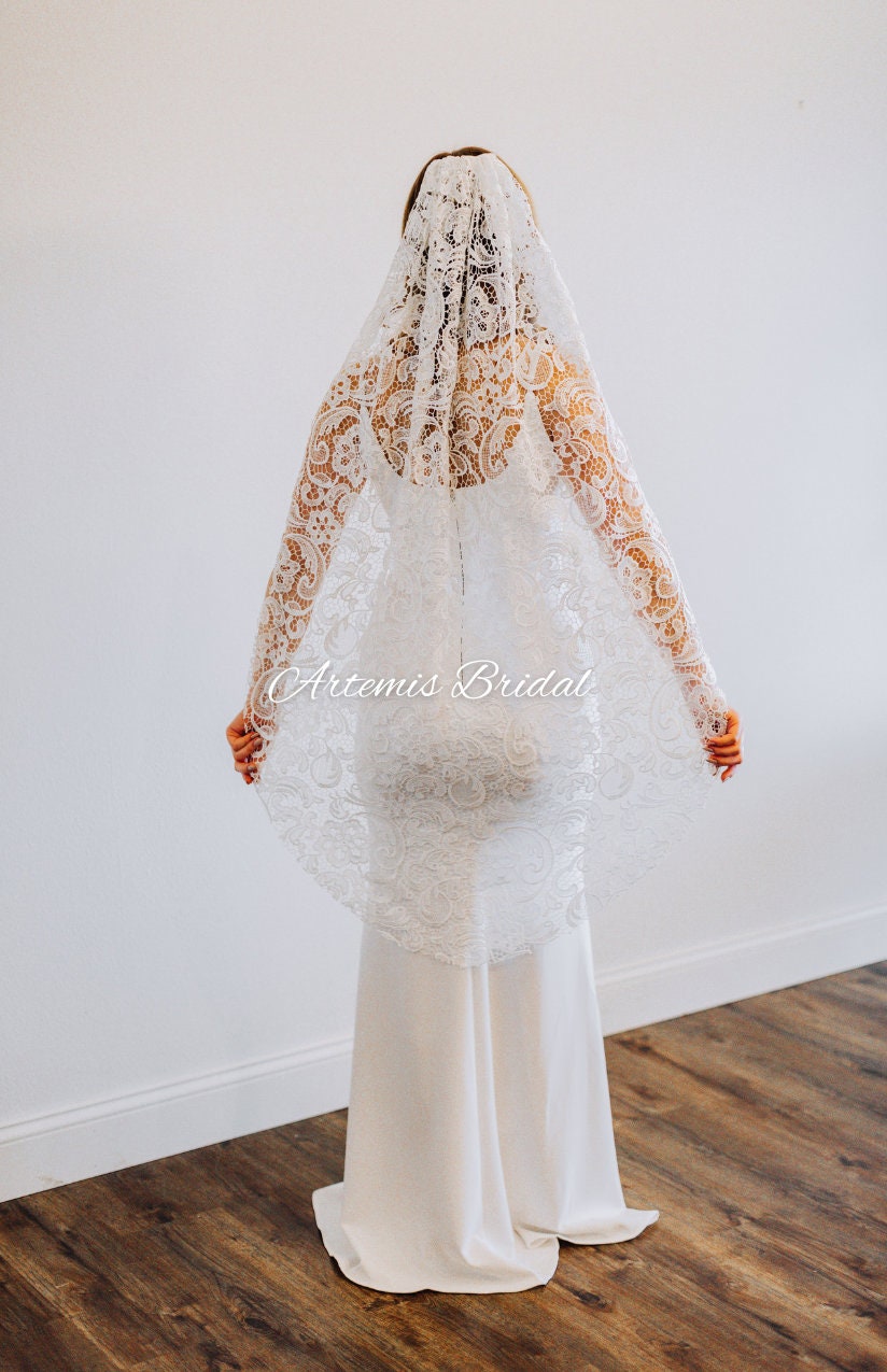 Amelia Lace Veil