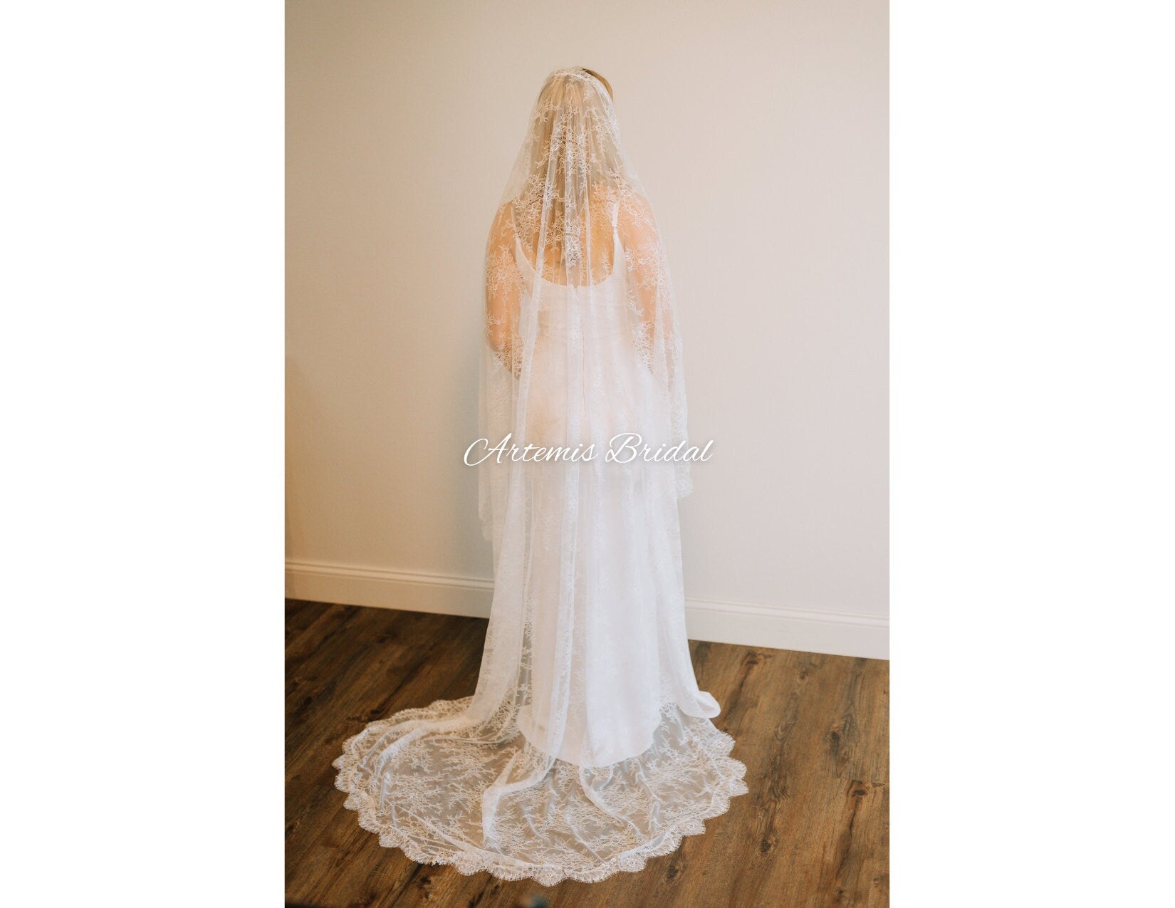 Lucille Chantilly Lace Mantilla Veil
