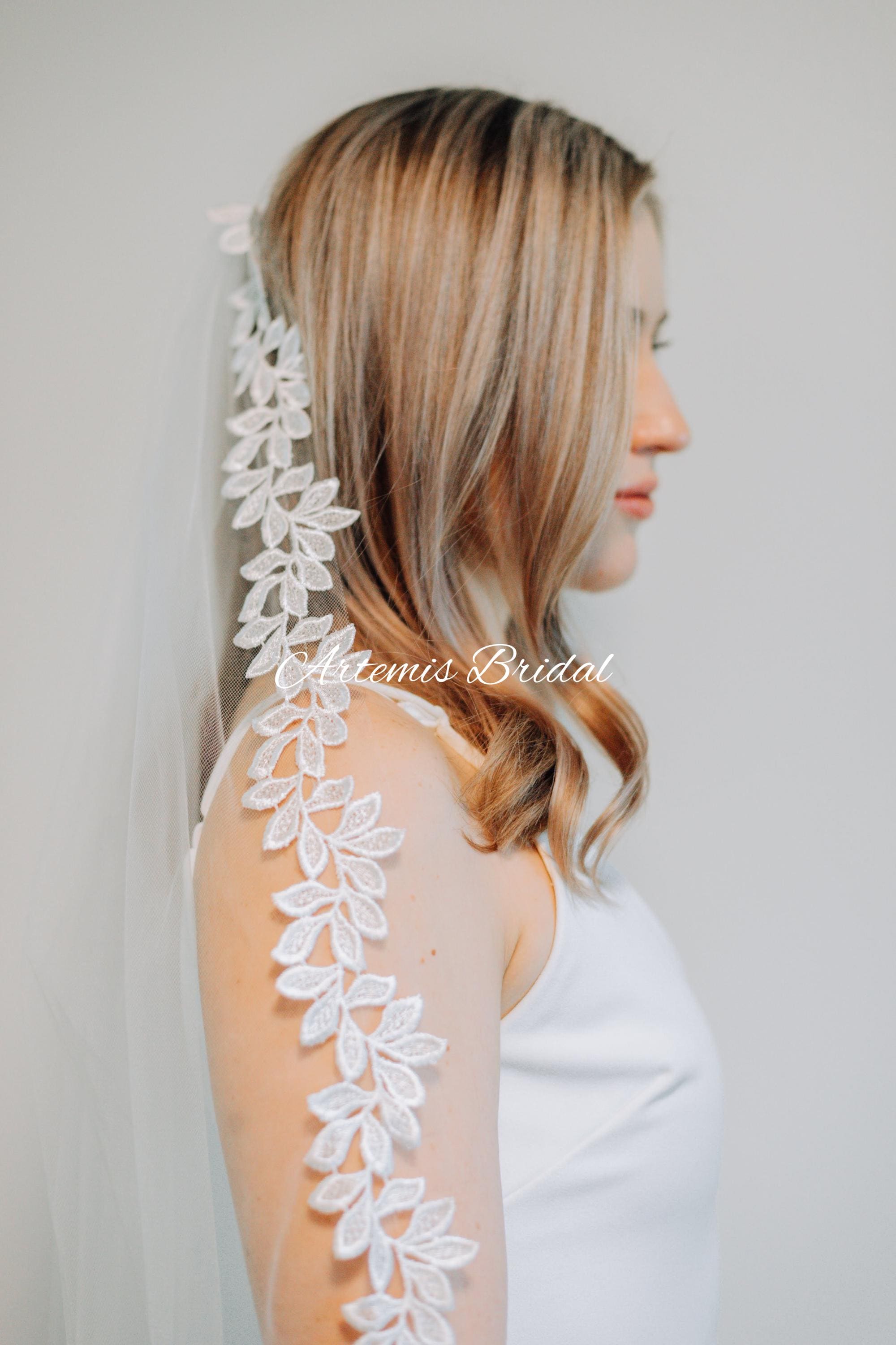 Shelby Lace Trim Veil