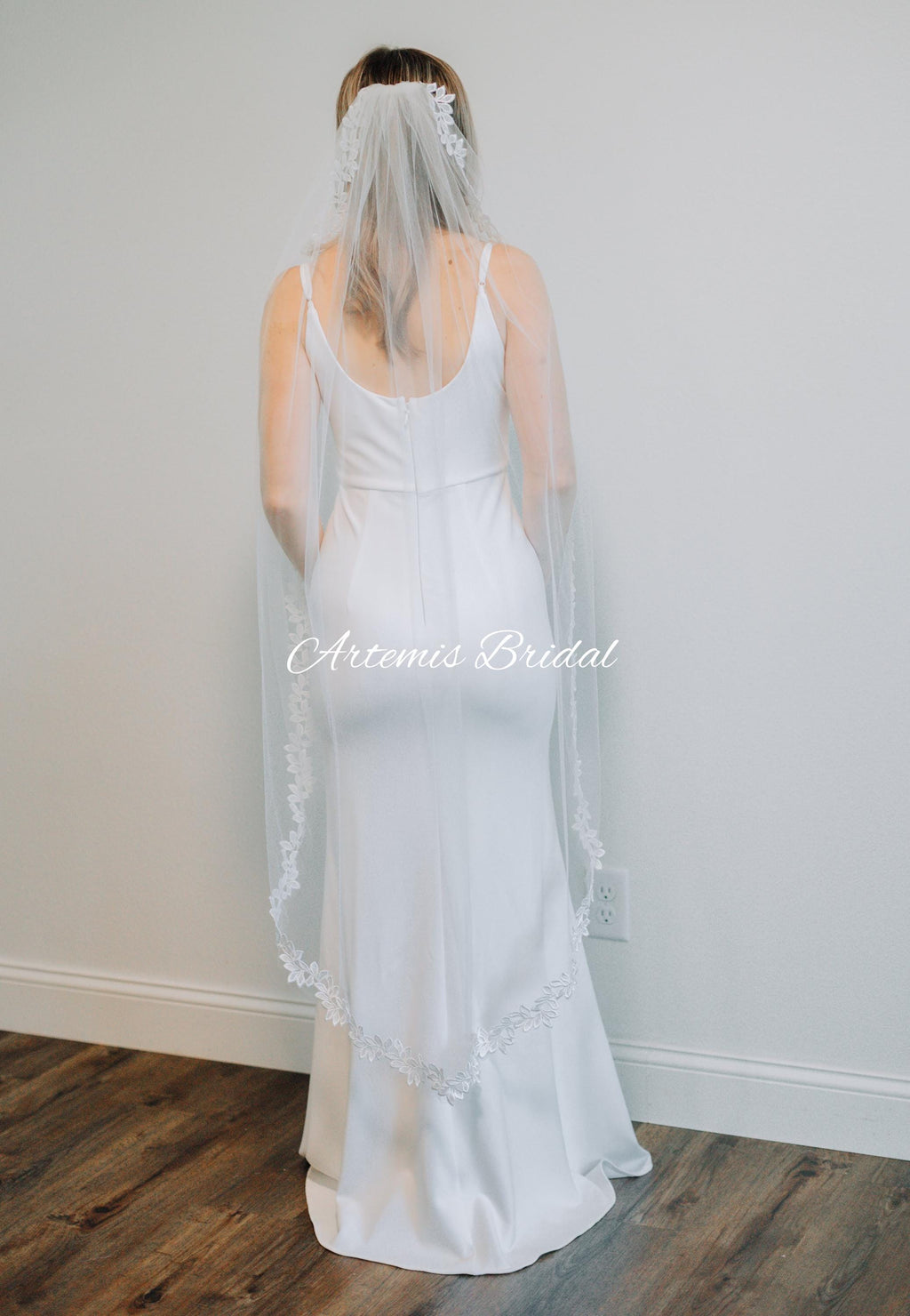 Lana Lace Trim Veil