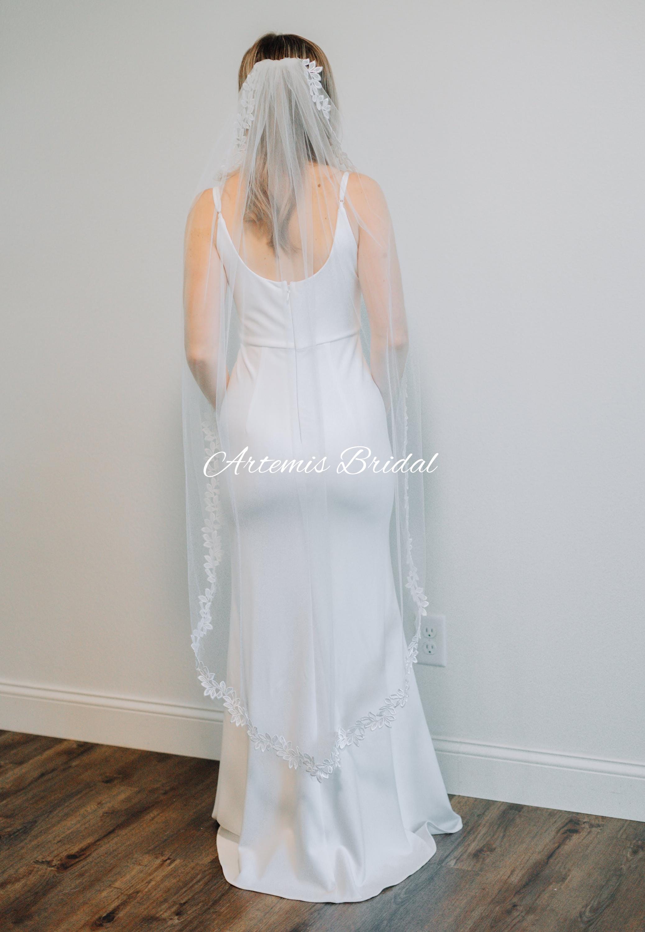 Lana Lace Trim Veil